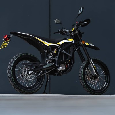 Surron ultra bee R/T 2025 model (Road legal edition)